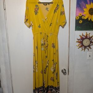 Mlle Gabrielle Yellow V-Neck Flutter Sleeve Maxi Dress